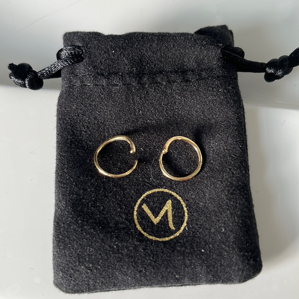 Mejuri 14k gold spiral earrings